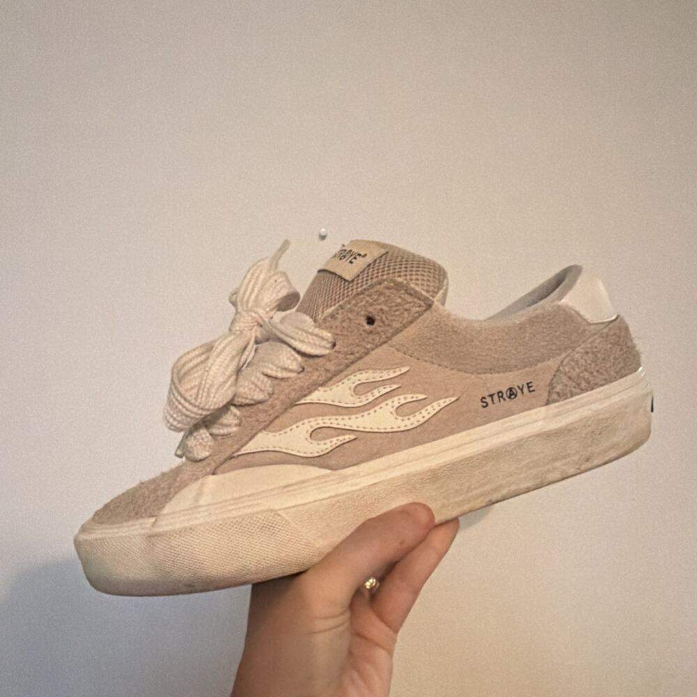 STRAYE Beige Suede Low Top Skate Sneakers Lace Up Rubber Outsole Men